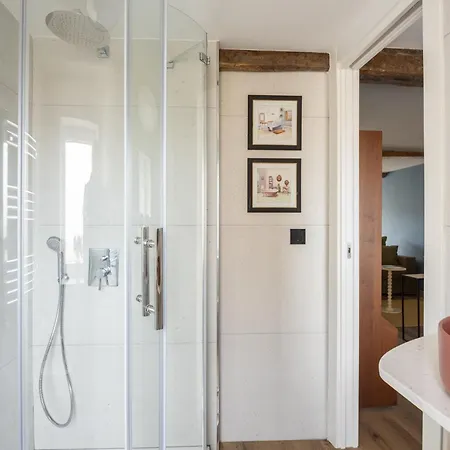 Moderno Loft Con Vistas A La Bahía De